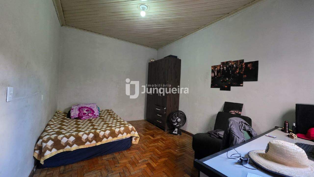 Casa à venda, 2 quartos, 3 vagas, no bairro Santa Terezinha em Piracicaba - SP