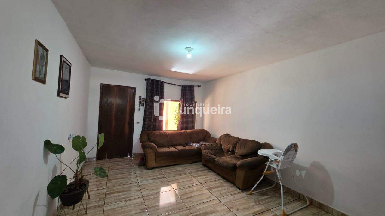Casa à venda, 2 quartos, 3 vagas, no bairro Santa Terezinha em Piracicaba - SP