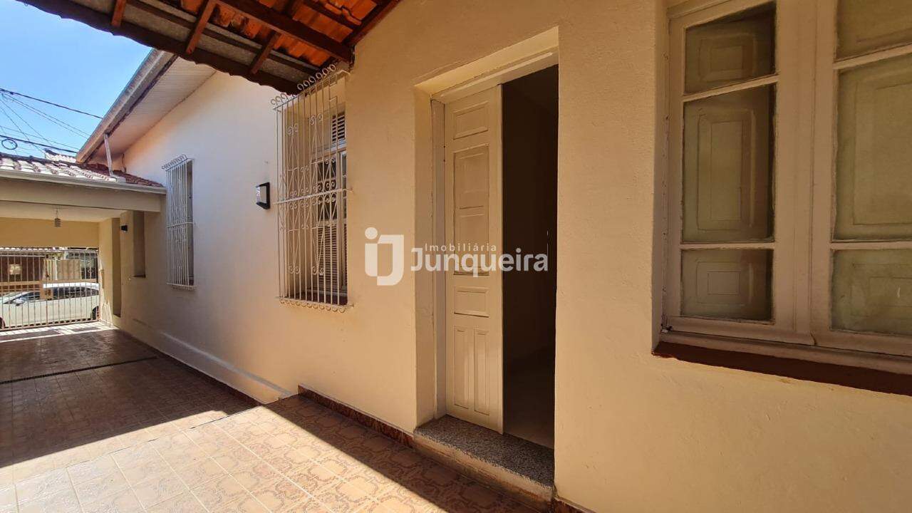 Casa para alugar, 3 quartos, 1 vaga, no bairro Centro em Piracicaba - SP