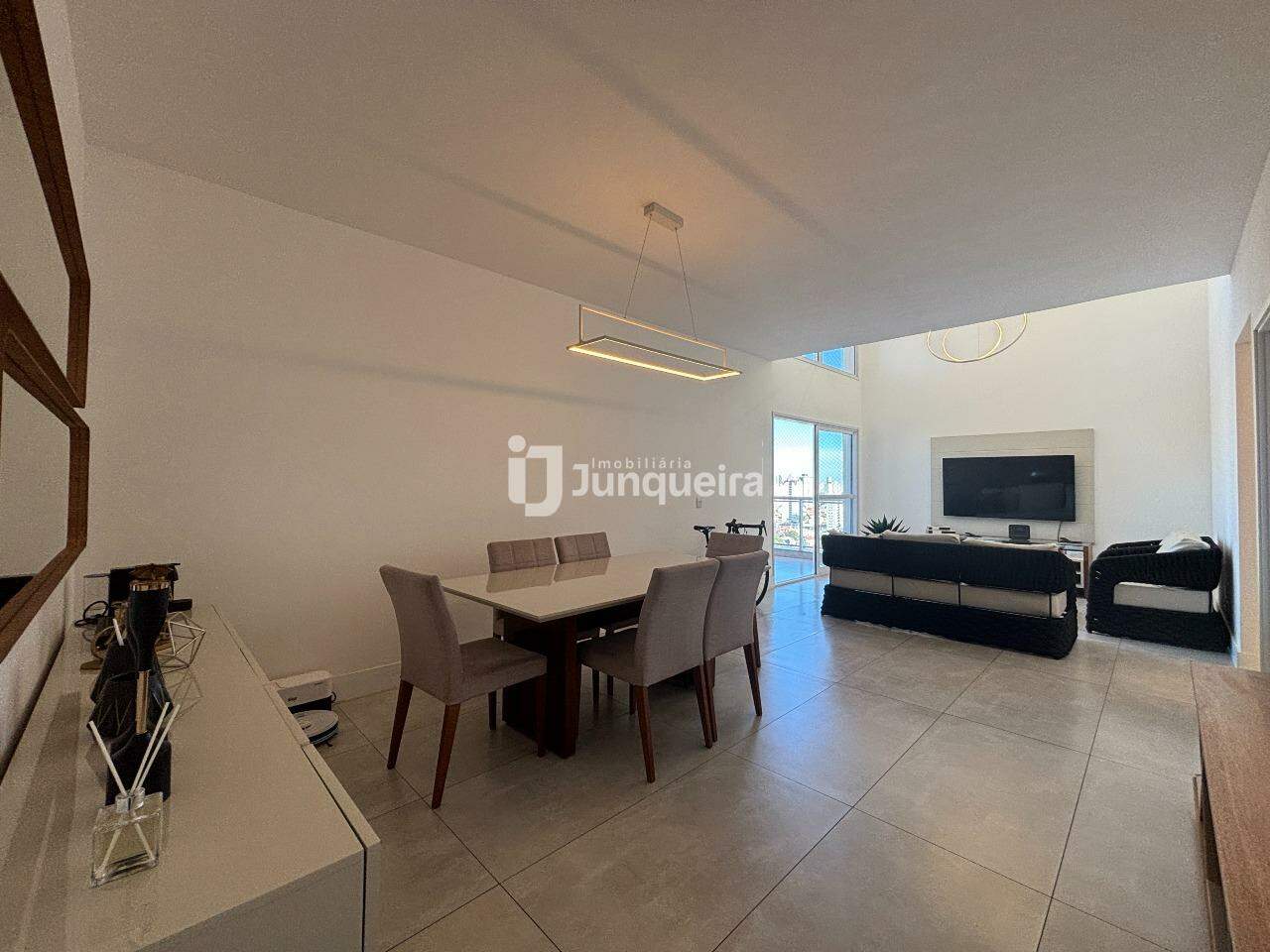 Apartamento à venda no Grand Garden, 3 quartos, sendo 3 suítes, 3 vagas, no bairro São Dimas em Piracicaba - SP
