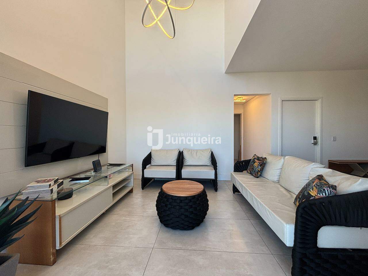 Apartamento à venda no Grand Garden, 3 quartos, sendo 3 suítes, 3 vagas, no bairro São Dimas em Piracicaba - SP