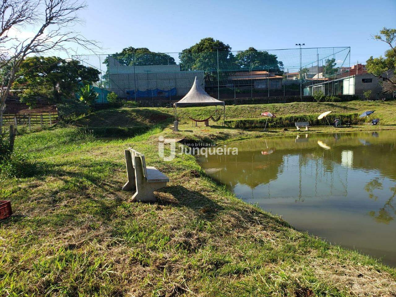 Chácara à venda, no bairro Jardim São Carlos em Rio das Pedras - SP