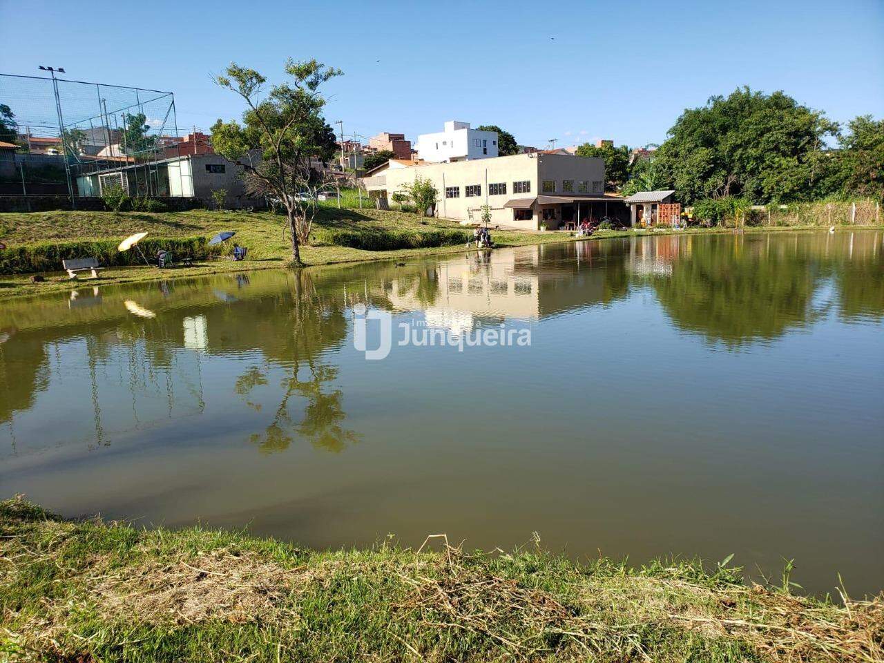 Chácara à venda, no bairro Jardim São Carlos em Rio das Pedras - SP