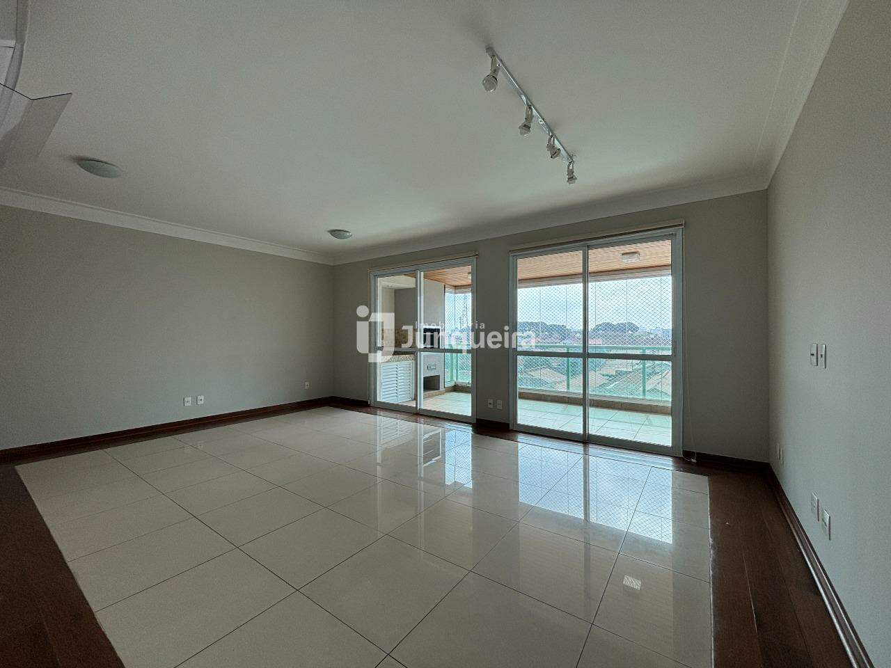 Apartamento à venda no Villa Lobos, 3 quartos, sendo 2 suítes, 3 vagas, no bairro Nova América em Piracicaba - SP