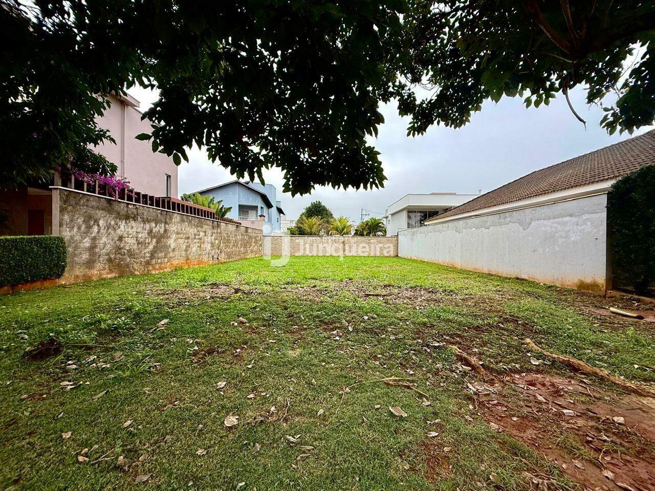 Terreno em Condomínio à venda no Parque dos Ypes , no bairro Campestre em Piracicaba - SP