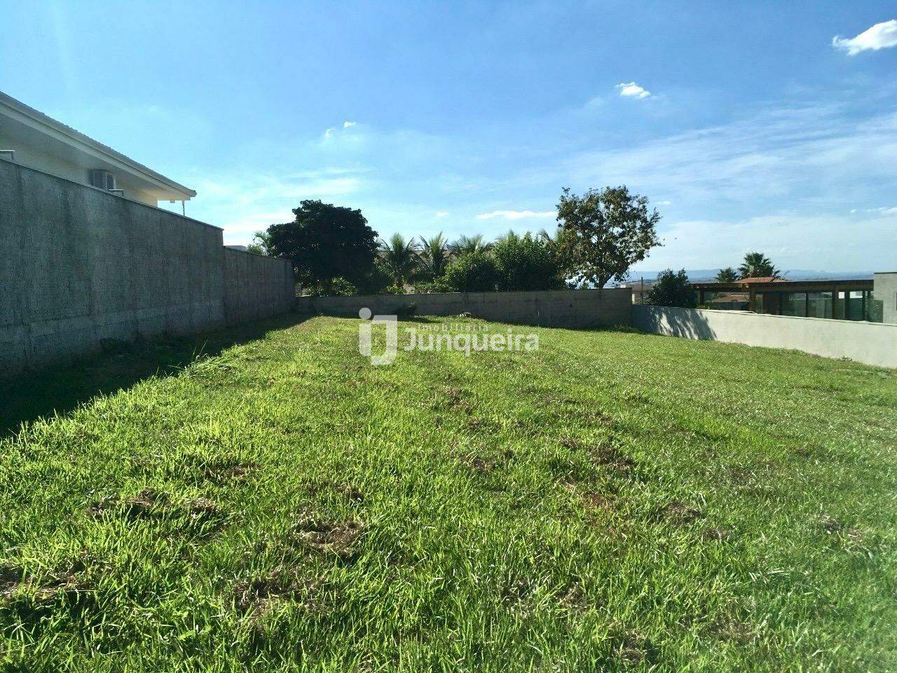Terreno em Condomínio à venda no Park Campestre I, no bairro Campestre em Piracicaba - SP