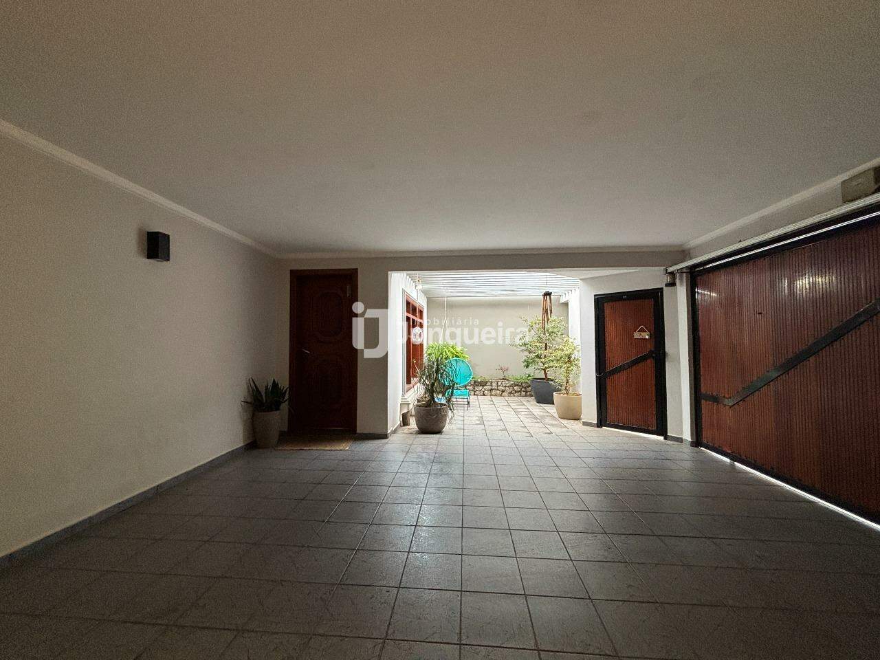 Casa à venda, 3 quartos, sendo 1 suíte, 3 vagas, no bairro Jardim Monumento em Piracicaba - SP