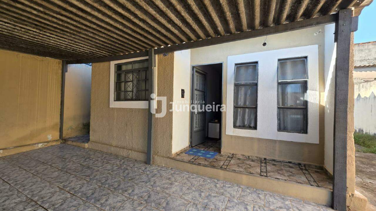Casa à venda, 2 quartos, 3 vagas, no bairro Santa Terezinha em Piracicaba - SP