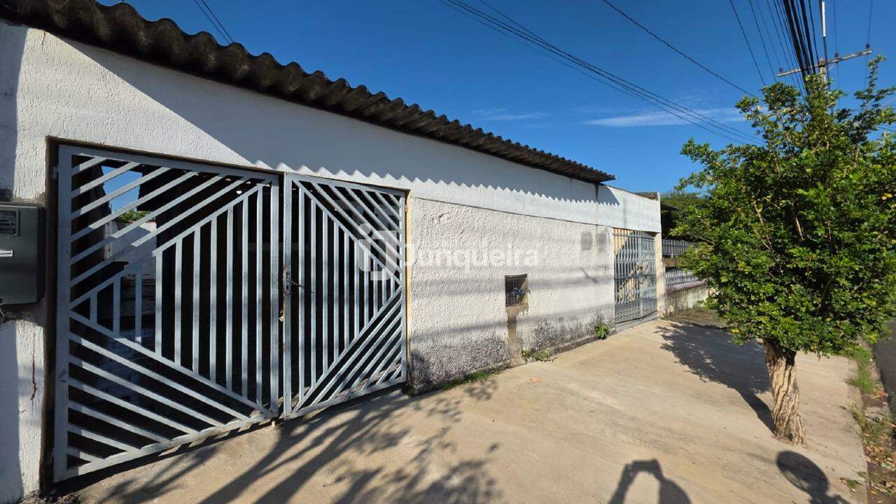 Casa à venda, 2 quartos, 3 vagas, no bairro Santa Terezinha em Piracicaba - SP