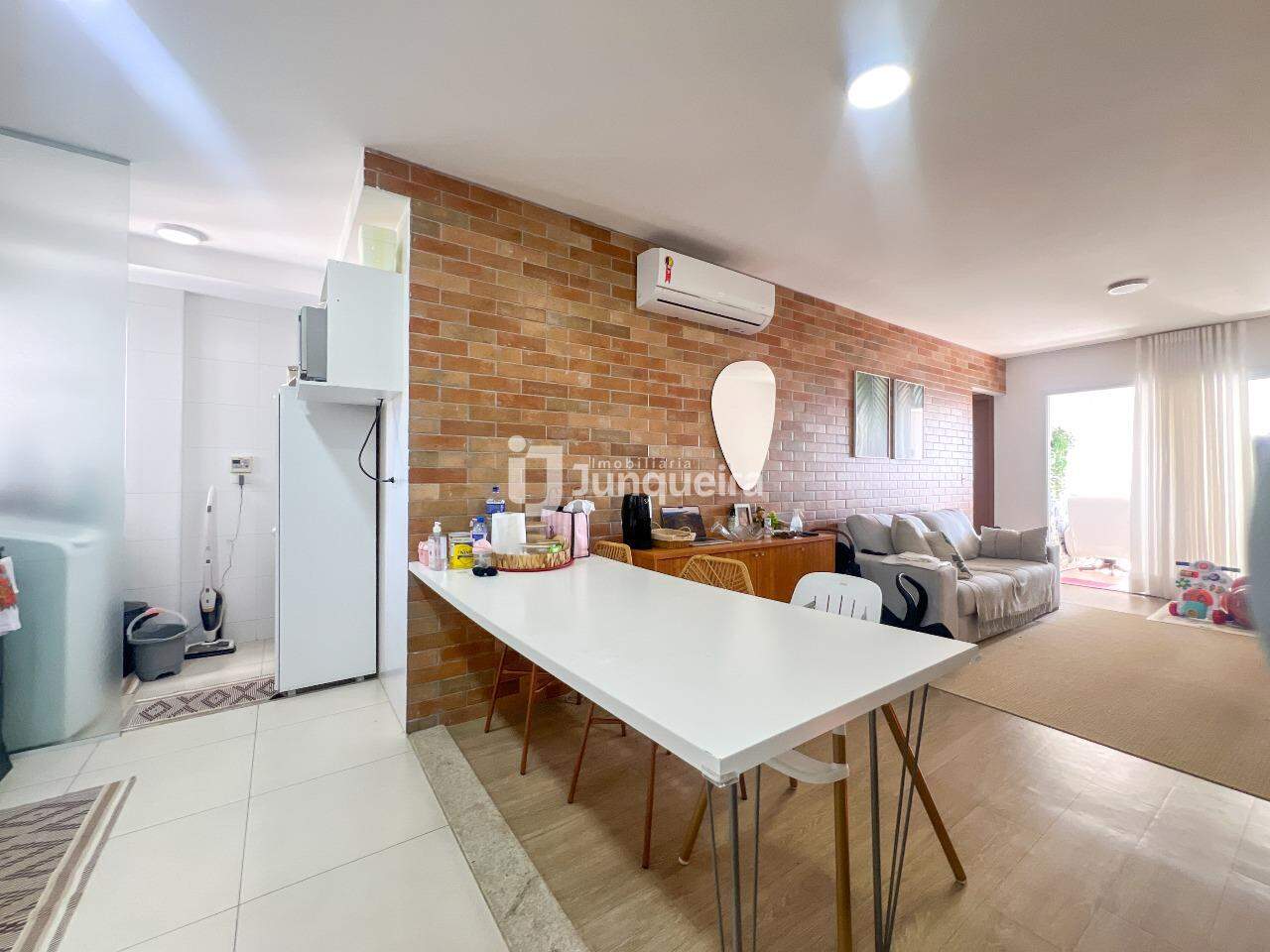 Apartamento à venda no Praça das Araucárias, 2 vagas, no bairro São Dimas em Piracicaba - SP
