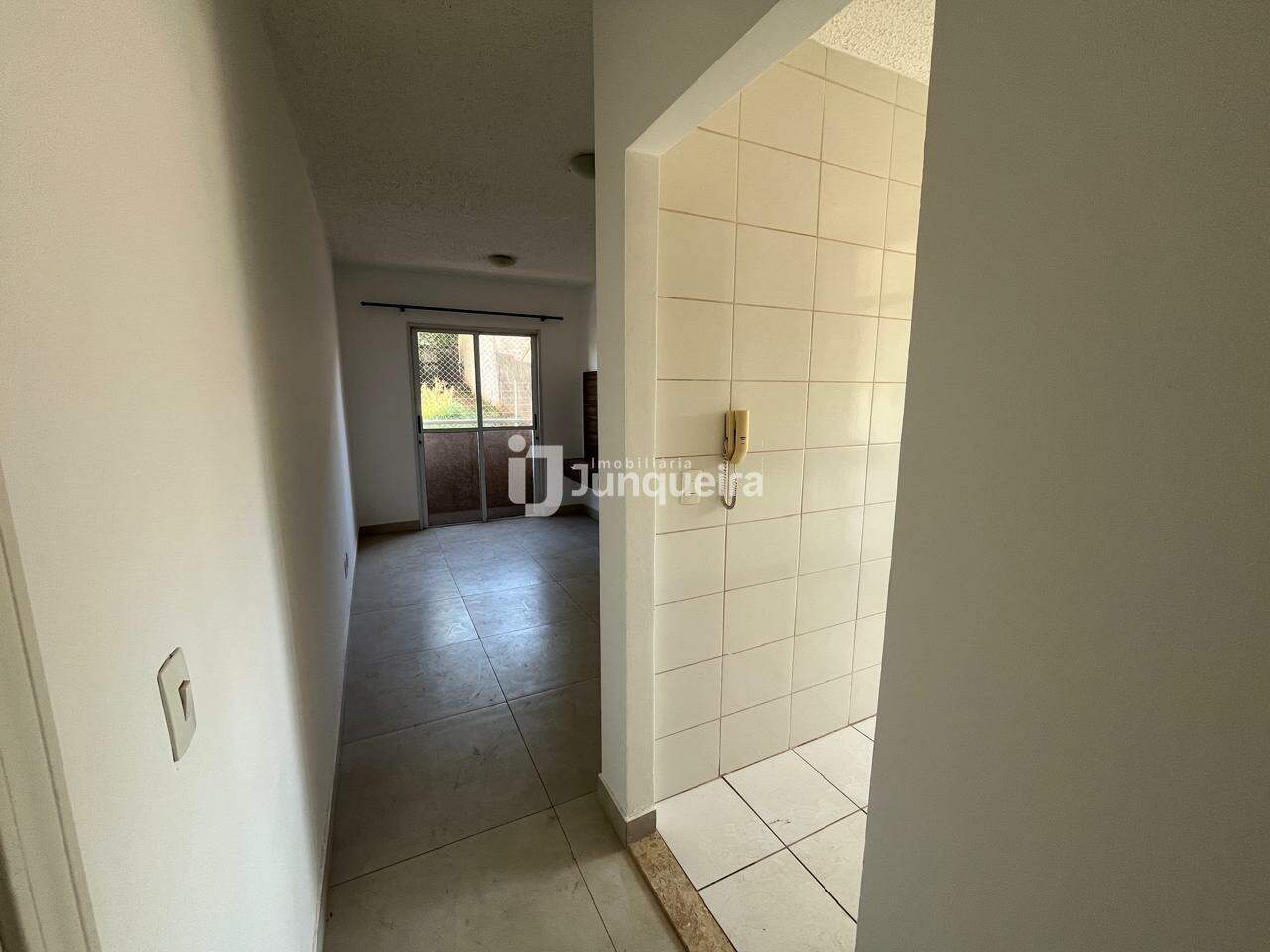 Apartamento para alugar no Torres do Jardim I, 2 quartos, sendo 1 suíte, 1 vaga, no bairro Nova América em Piracicaba - SP