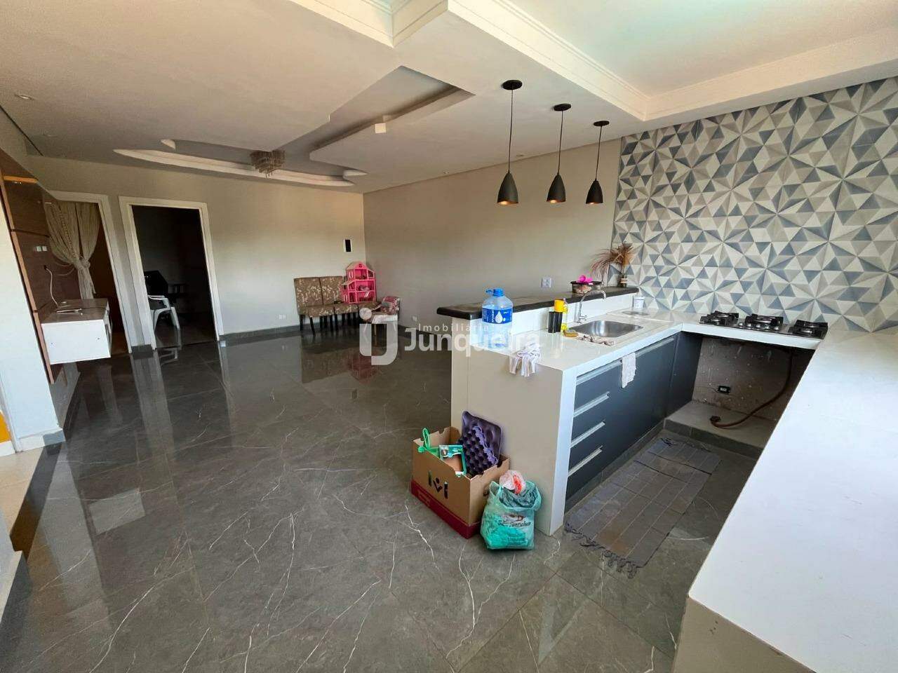 Casa para alugar, 3 quartos, sendo 1 suíte, no bairro Pau Queimado em Piracicaba - SP