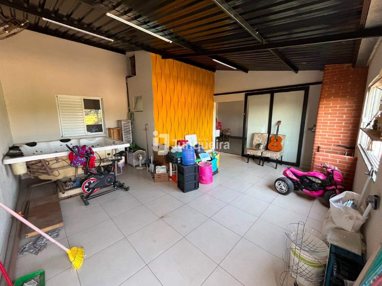 Casa para alugar, 3 quartos, sendo 1 suíte, no bairro Pau Queimado em Piracicaba - SP