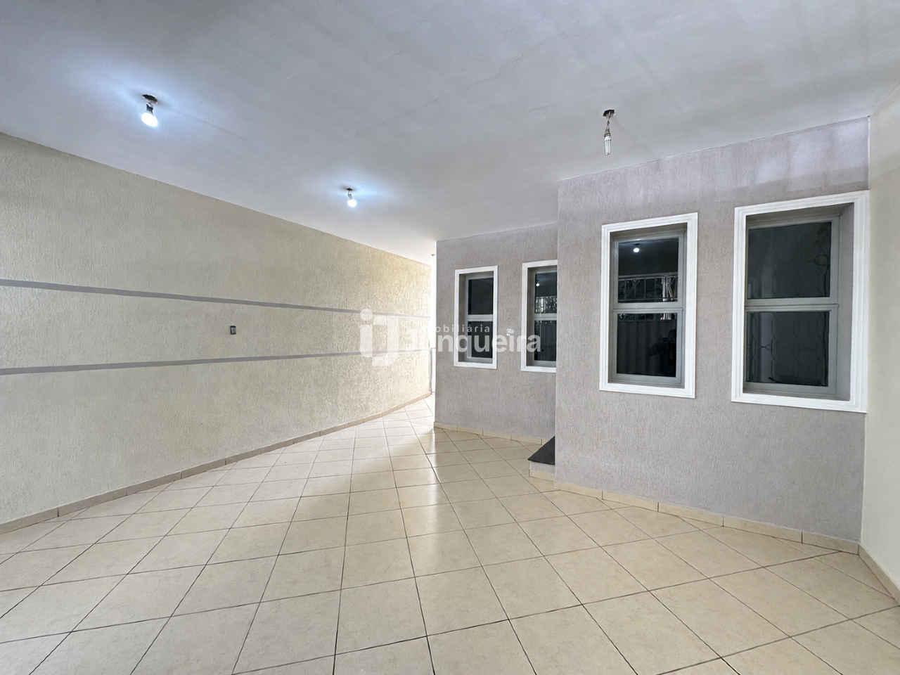 Casa à venda, 2 quartos, sendo 1 suíte, 2 vagas, no bairro Santa Rosa Ipês em Piracicaba - SP