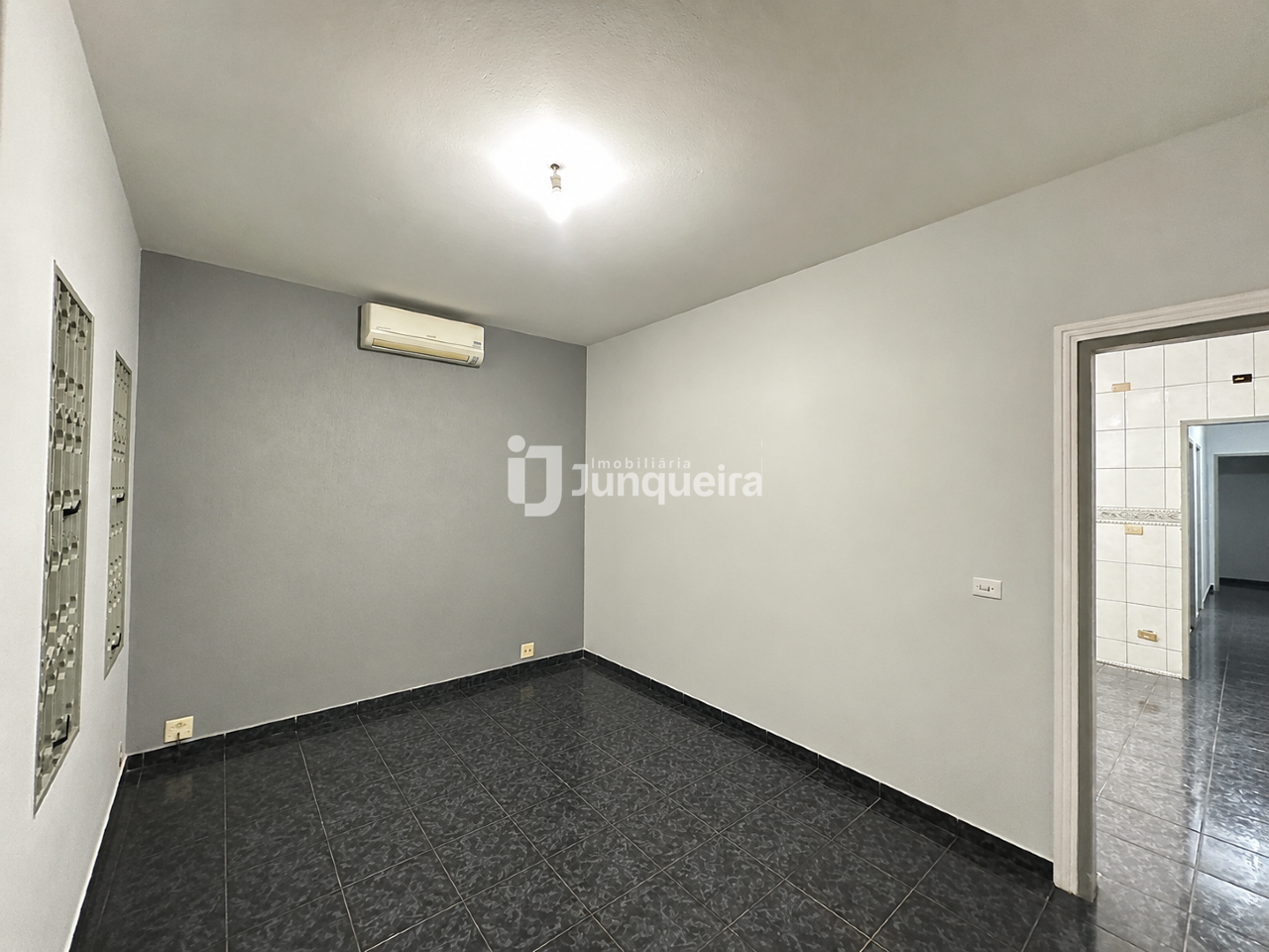 Casa à venda, 2 quartos, sendo 1 suíte, 2 vagas, no bairro Santa Rosa Ipês em Piracicaba - SP