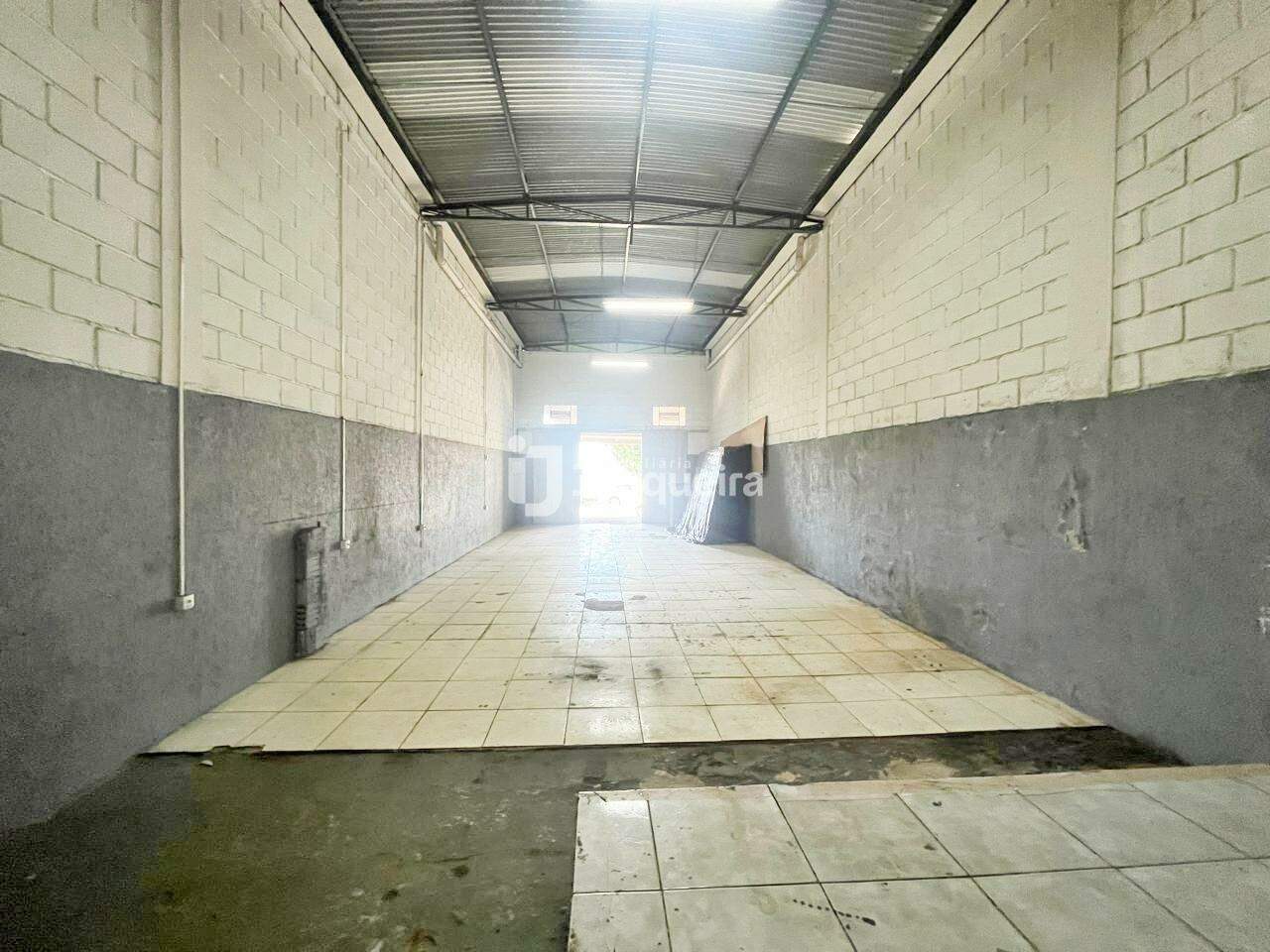 Salão à venda, 1 vaga, no bairro Parque Residencial Monte Rey em Piracicaba - SP