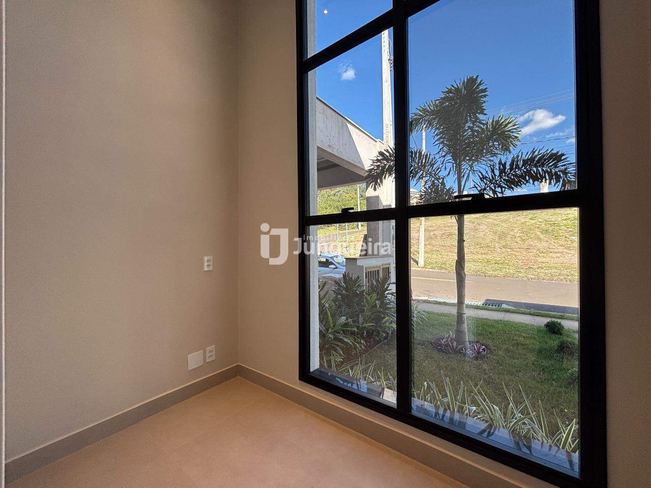Casa em Condomínio à venda no Canadá Residencial, 3 quartos, sendo 1 suíte, 4 vagas, no bairro Ondas em Piracicaba - SP