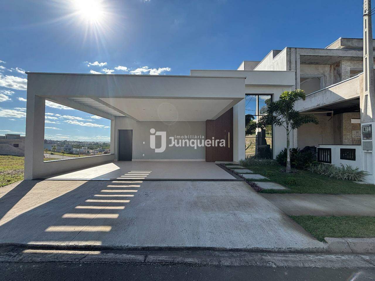 Casa em Condomínio à venda no Canadá Residencial, 3 quartos, sendo 1 suíte, 4 vagas, no bairro Ondas em Piracicaba - SP