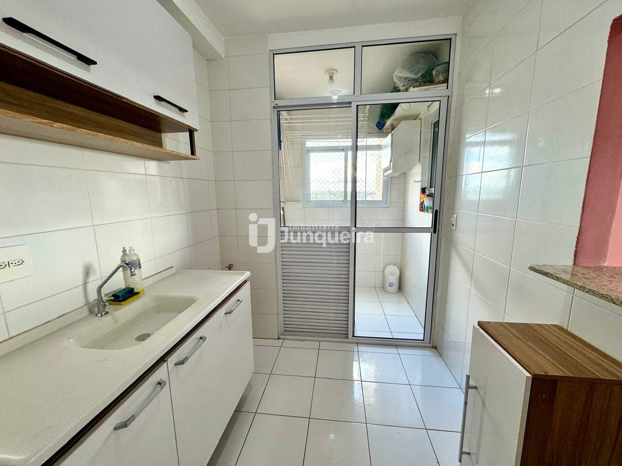 Apartamento à venda no Torres do Jardim III, 2 quartos, sendo 1 suíte, 2 vagas, no bairro Nova América em Piracicaba - SP