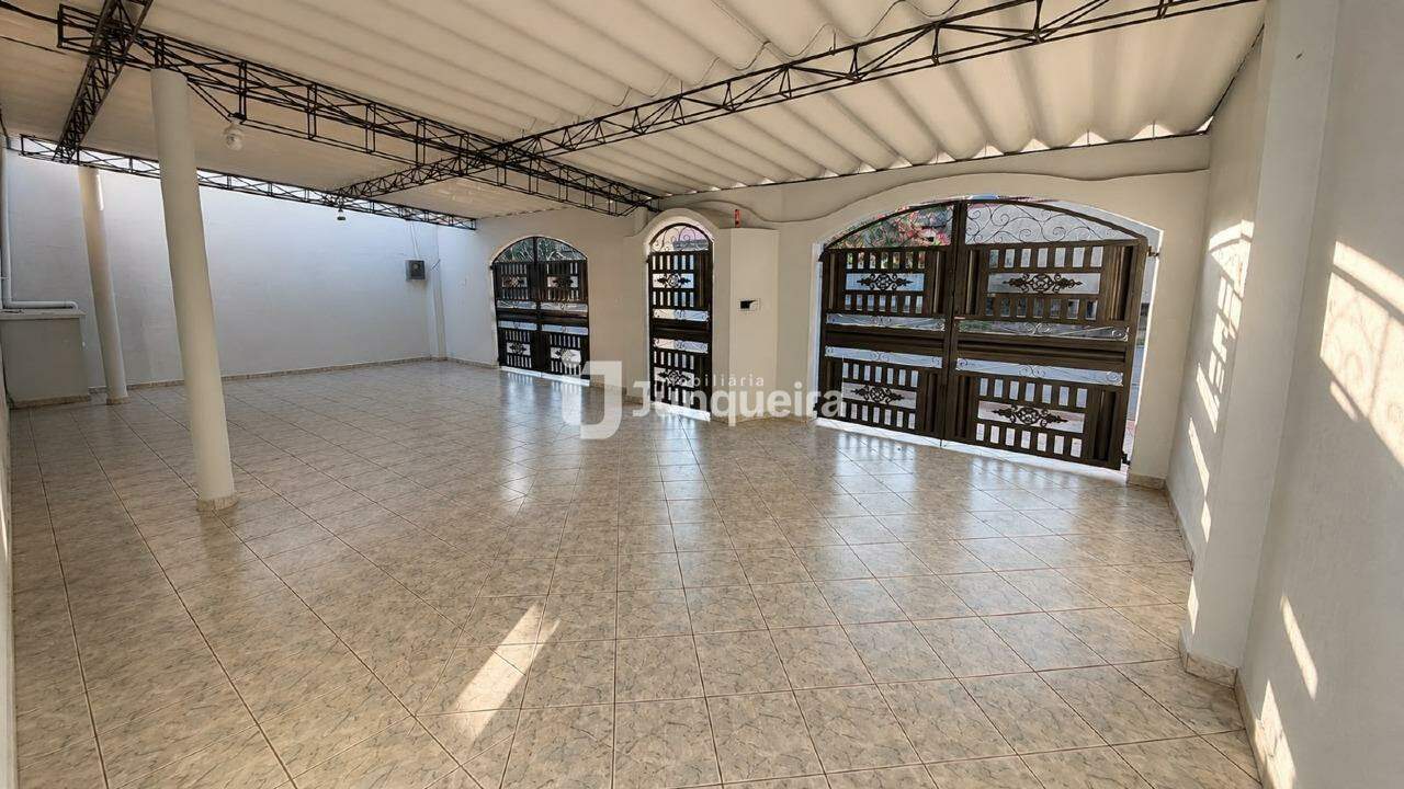 Casa à venda, 3 quartos, no bairro Santa Terezinha em Piracicaba - SP