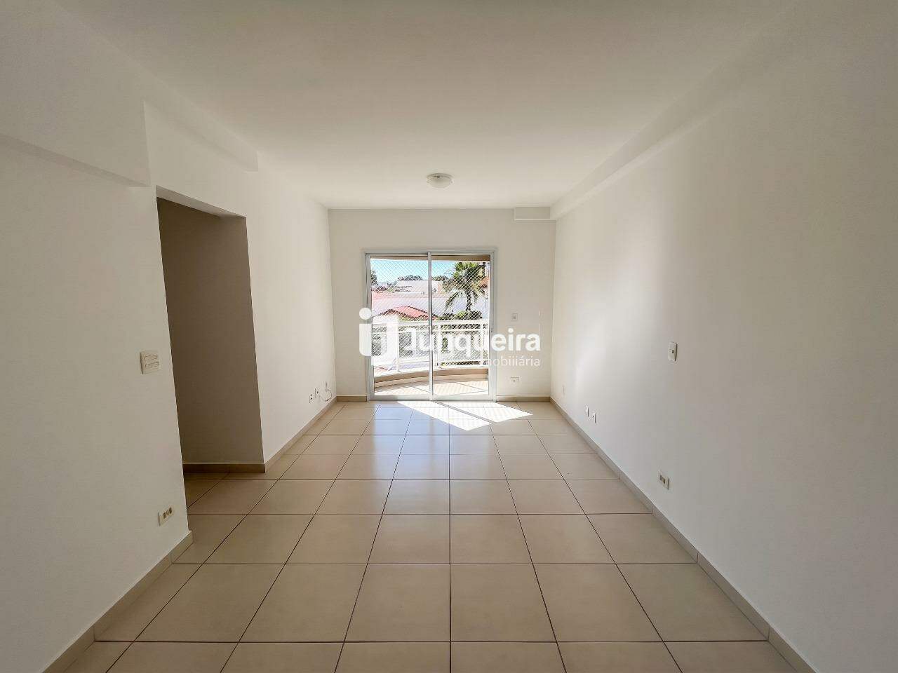 Apartamento para alugar no Clube de Campo, 3 quartos, sendo 1 suíte, 2 vagas, no bairro São Dimas em Piracicaba - SP