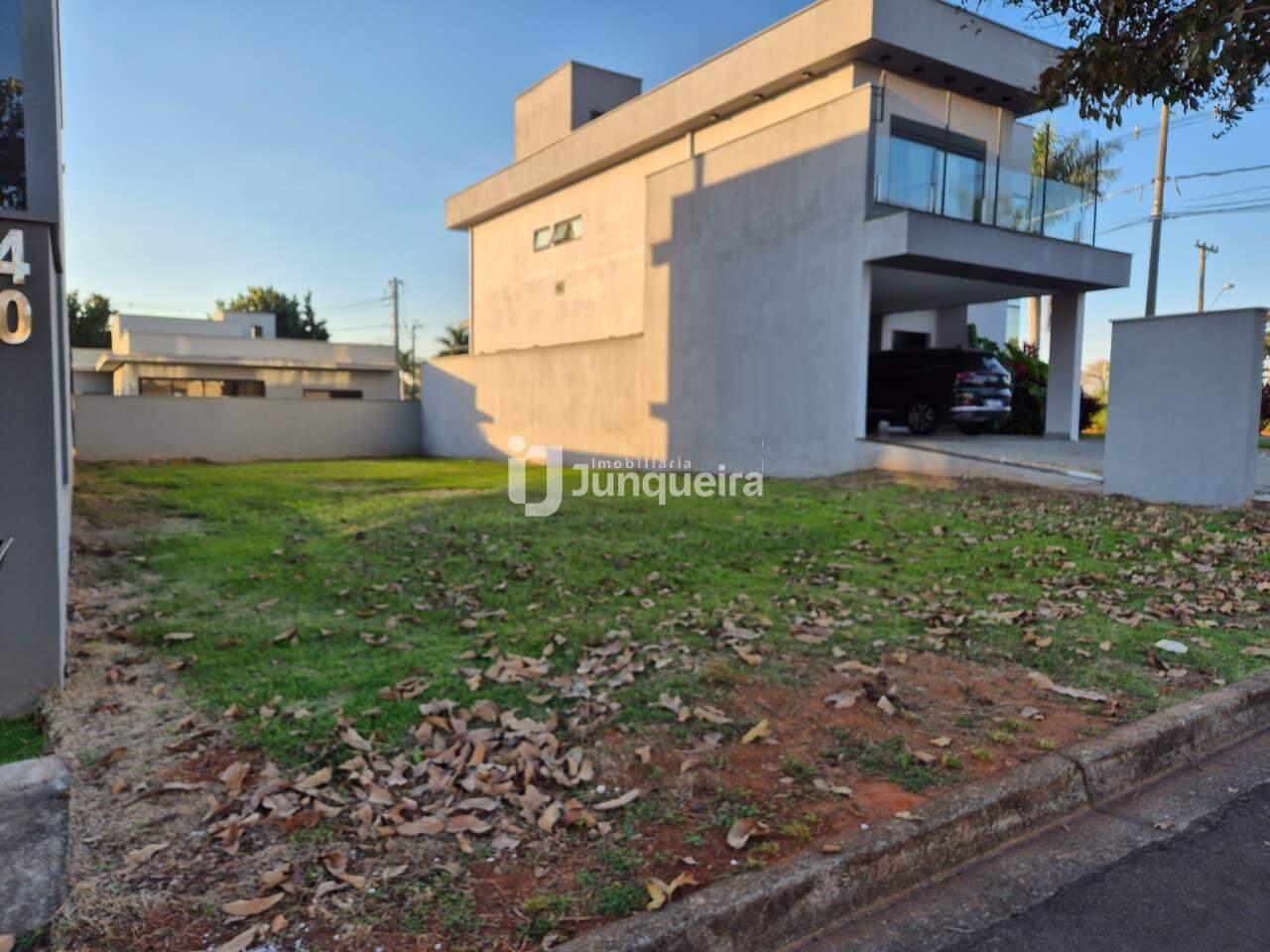 Terreno em Condomínio à venda no Park Unimep Taquaral, no bairro Taquaral em Piracicaba - SP