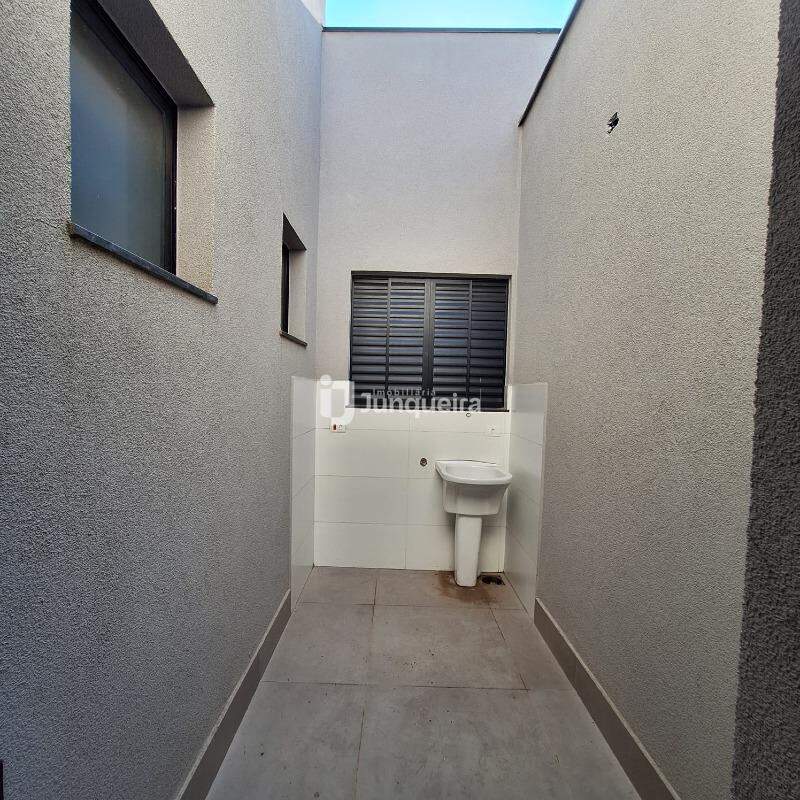 Casa à venda, 2 quartos, sendo 1 suíte, 2 vagas, no bairro Jardim Nova Suíça em Piracicaba - SP