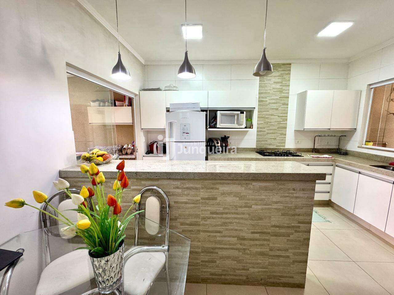 Casa à venda, 2 quartos, sendo 1 suíte, 2 vagas, no bairro Jardim Noiva da Colina em Piracicaba - SP