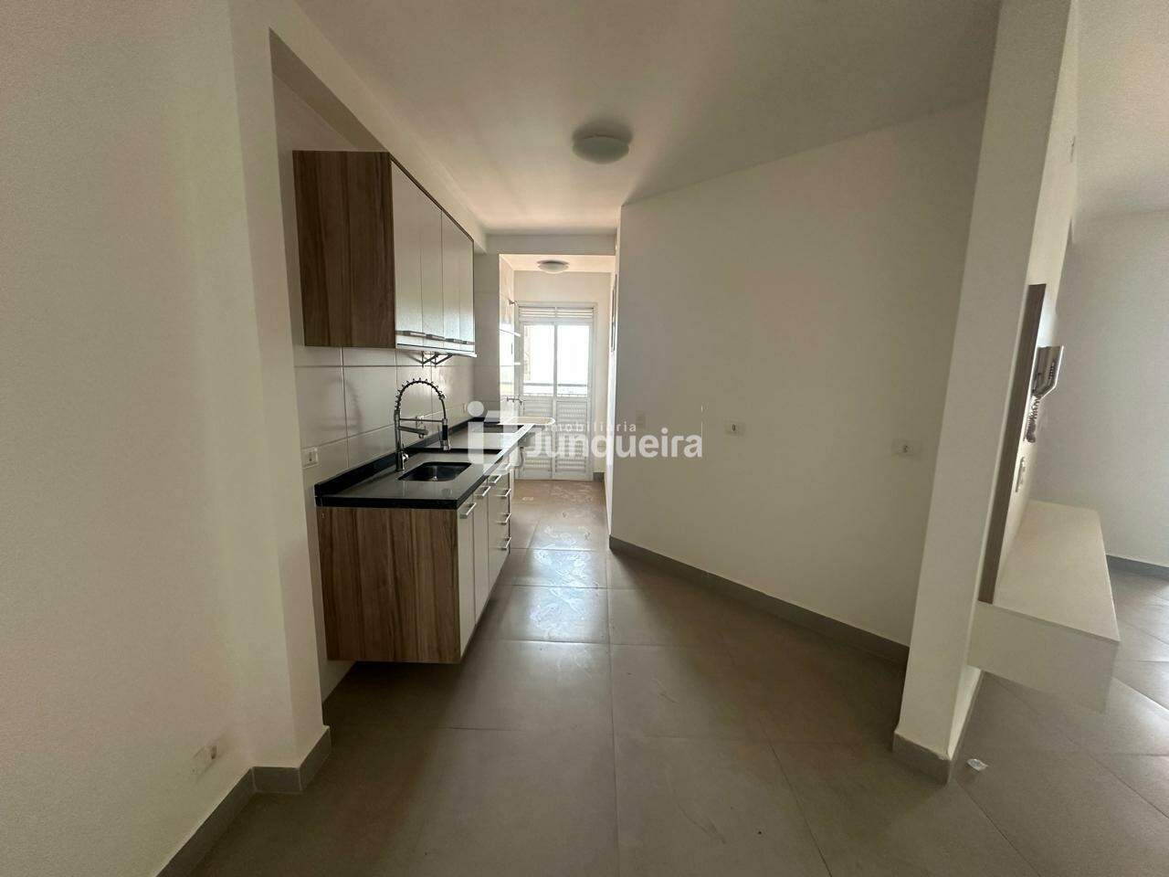 Apartamento à venda no Plaza Mayor, 2 quartos, sendo 1 suíte, 2 vagas, no bairro Paulicéia em Piracicaba - SP