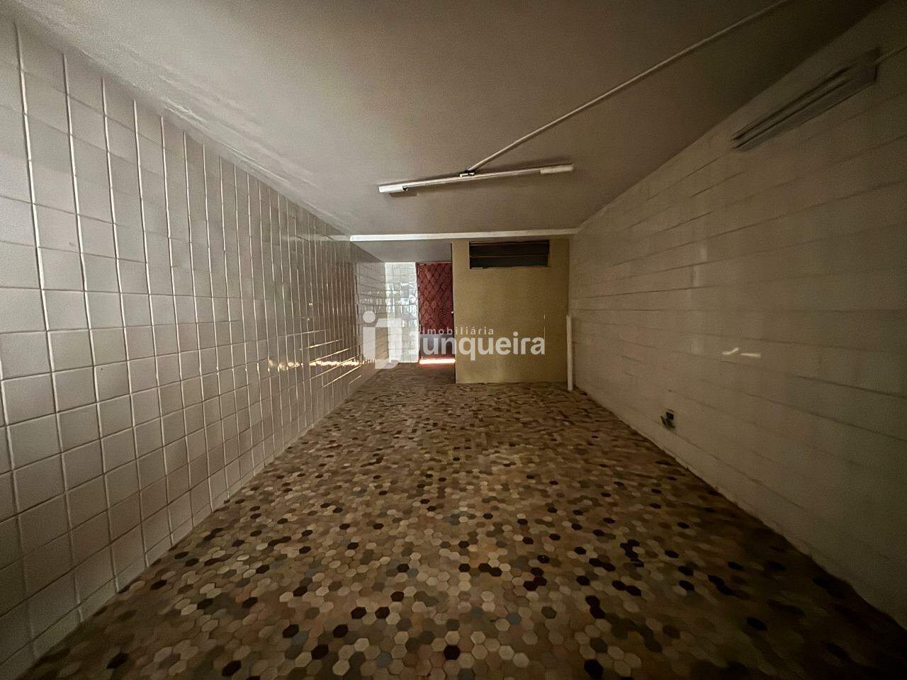 Casa à venda, 4 quartos, sendo 1 suíte, 2 vagas, no bairro Centro em Piracicaba - SP