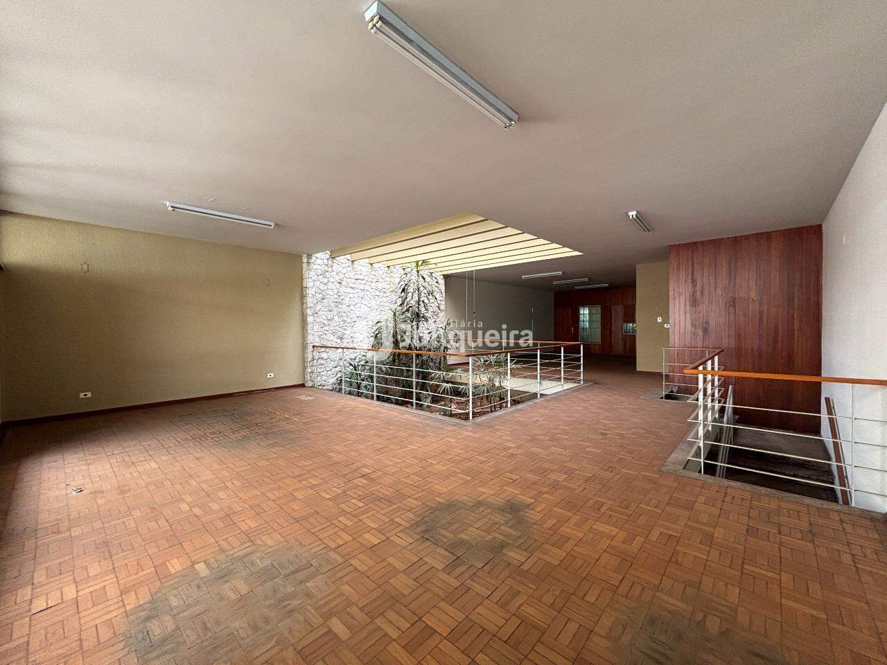 Casa à venda, 4 quartos, sendo 1 suíte, 2 vagas, no bairro Centro em Piracicaba - SP