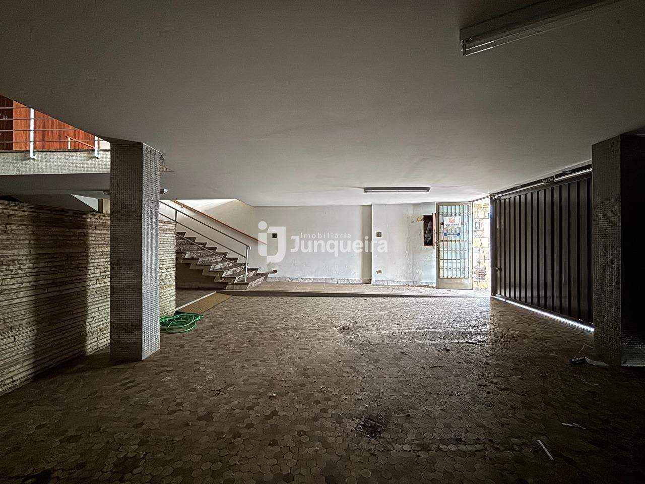 Casa à venda, 4 quartos, sendo 1 suíte, 2 vagas, no bairro Centro em Piracicaba - SP