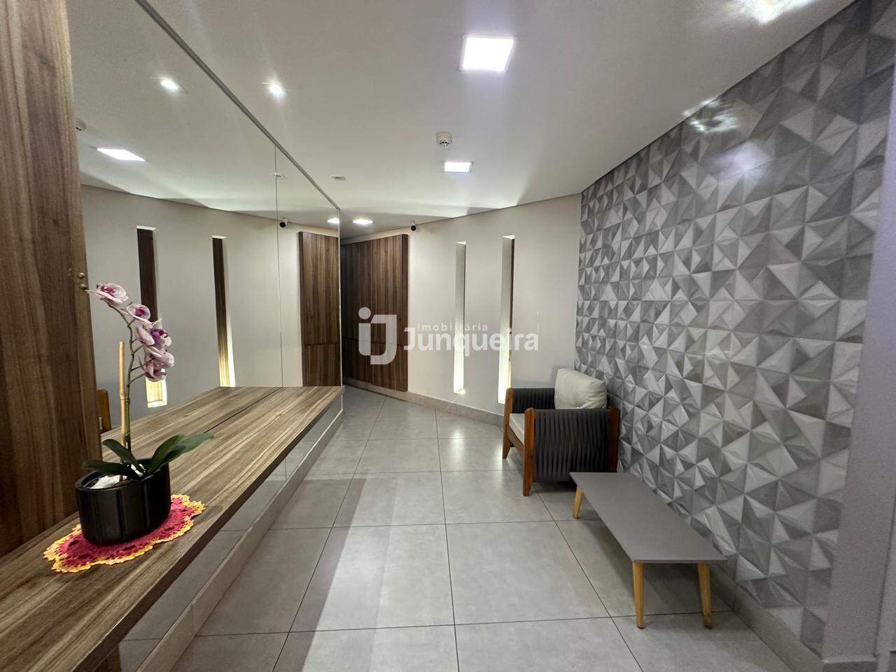 Apartamento à venda no Plaza Mayor, 2 quartos, sendo 1 suíte, 2 vagas, no bairro Paulicéia em Piracicaba - SP