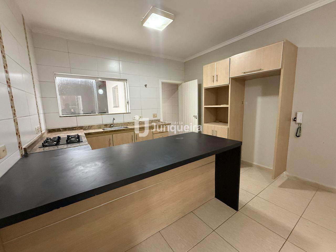 Casa à venda, 3 quartos, sendo 1 suíte, 2 vagas, no bairro Castelinho em Piracicaba - SP