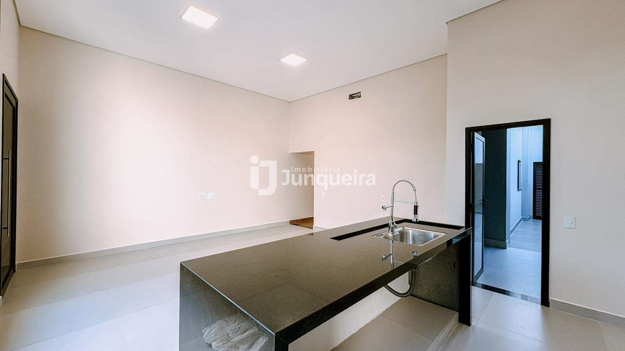 Casa à venda, 3 quartos, sendo 1 suíte, 2 vagas, no bairro Residencial Nova Água Branca II em Piracicaba - SP