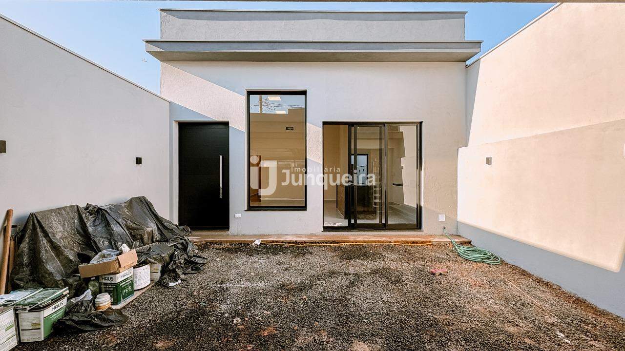 Casa à venda, 3 quartos, sendo 1 suíte, 2 vagas, no bairro Residencial Nova Água Branca II em Piracicaba - SP