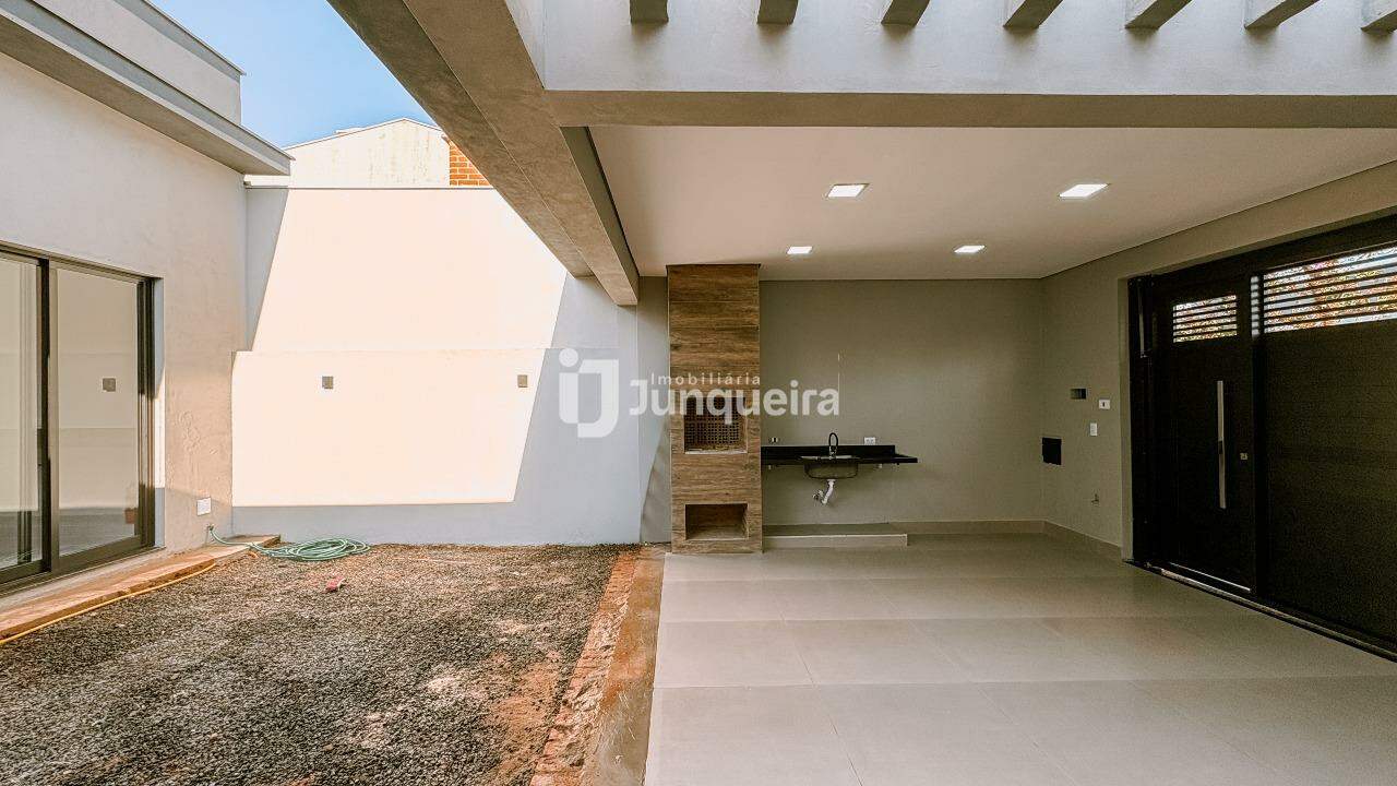 Casa à venda, 3 quartos, sendo 1 suíte, 2 vagas, no bairro Residencial Nova Água Branca II em Piracicaba - SP