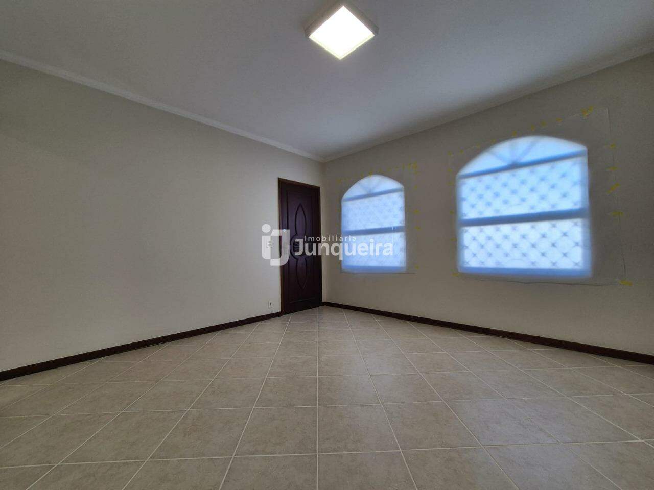 Casa à venda, 3 quartos, sendo 1 suíte, 2 vagas, no bairro Jardim Elite em Piracicaba - SP