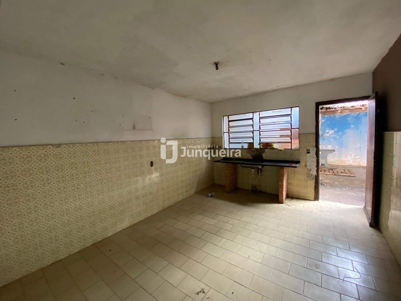 Casa à venda, 2 quartos, 2 vagas, no bairro Santa Terezinha em Piracicaba - SP