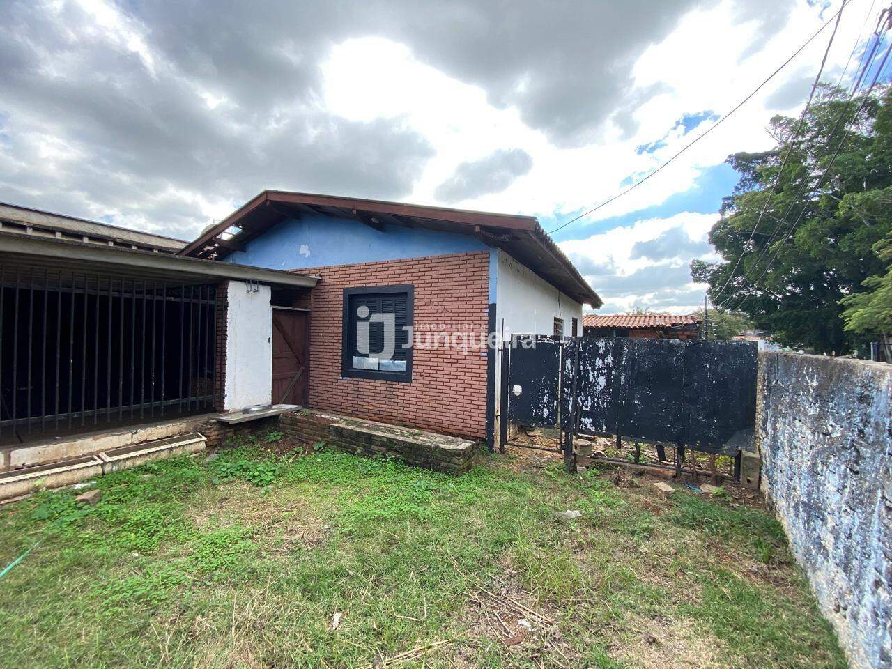 Casa à venda, 2 quartos, 2 vagas, no bairro Santa Terezinha em Piracicaba - SP