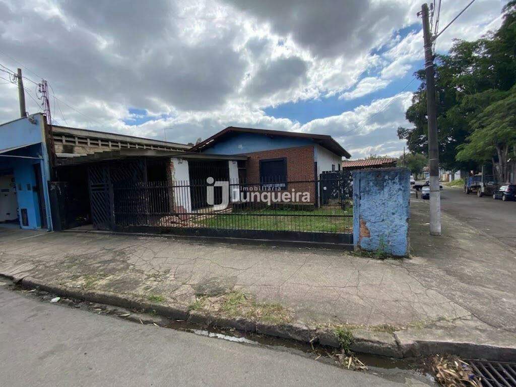 Casa à venda, 2 quartos, 2 vagas, no bairro Santa Terezinha em Piracicaba - SP