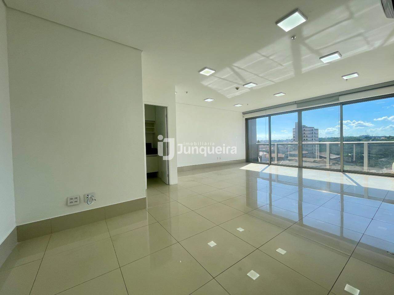 Sala Comercial à venda, 2 vagas, no bairro Centro em Piracicaba - SP