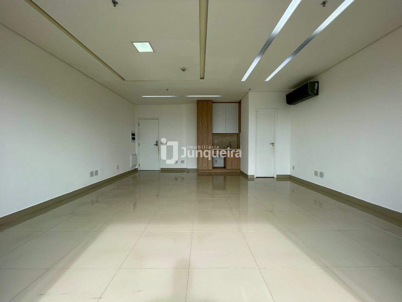 Sala Comercial à venda, 2 vagas, no bairro Centro em Piracicaba - SP