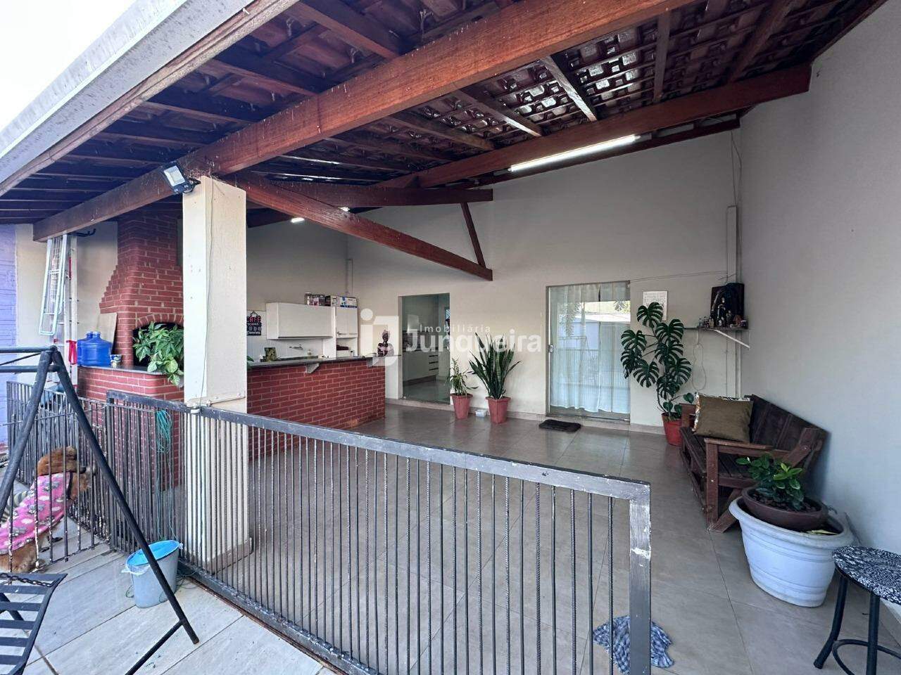 Casa à venda, 2 quartos, 3 vagas, no bairro Santa Terezinha em Piracicaba - SP
