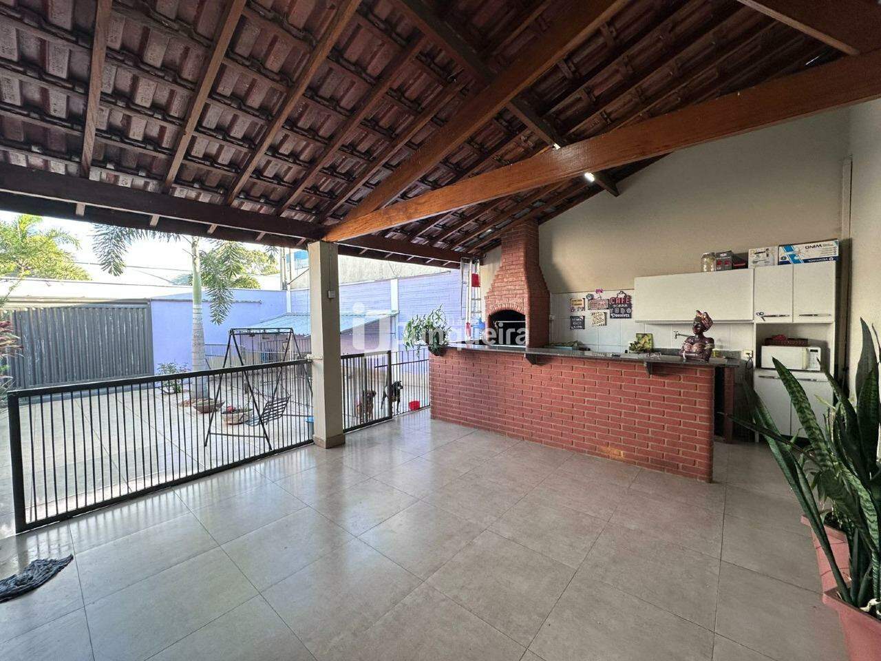Casa à venda, 2 quartos, 3 vagas, no bairro Santa Terezinha em Piracicaba - SP