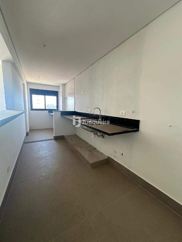 Apartamento à venda no Ilha de Maui, 3 quartos, sendo 1 suíte, 2 vagas, no bairro São Judas em Piracicaba - SP