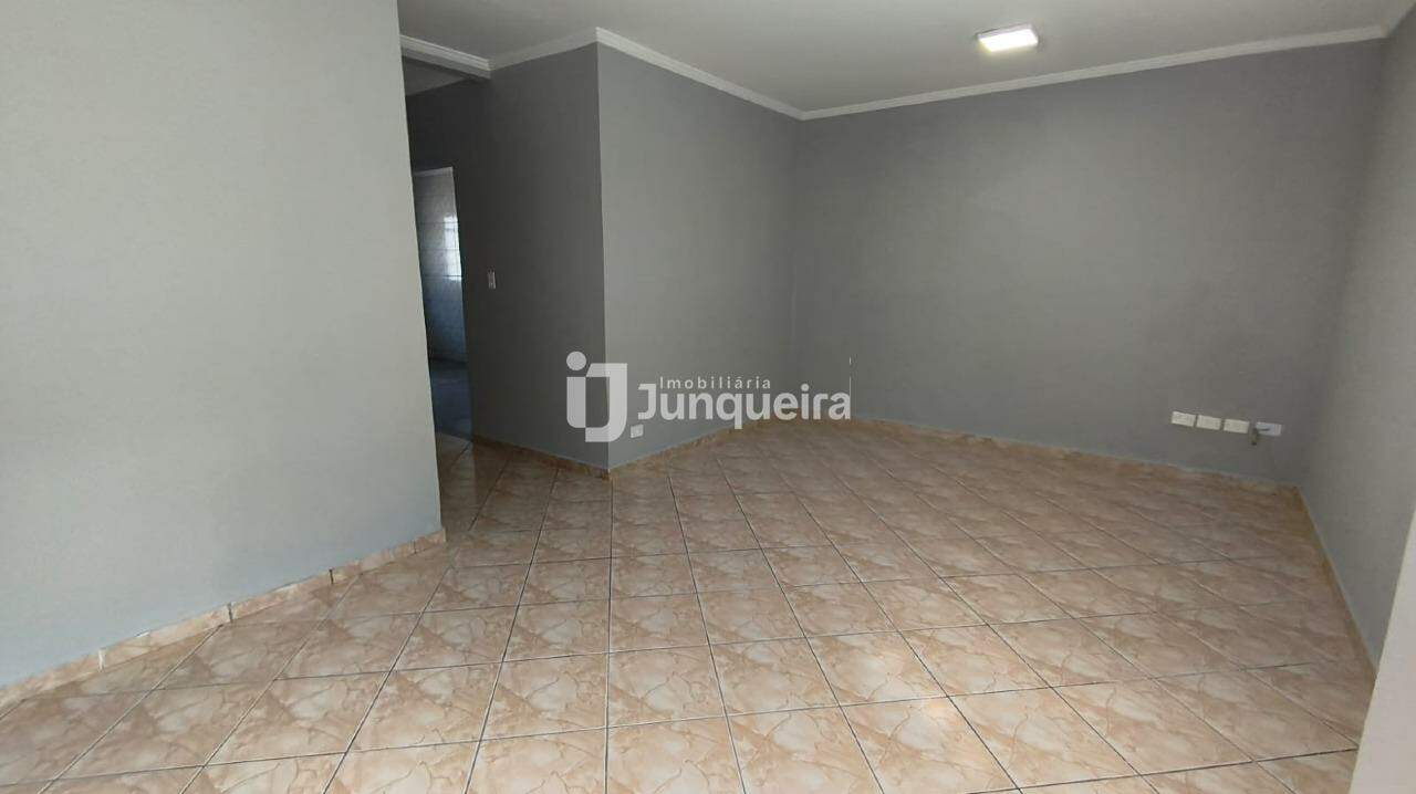 Casa à venda, 3 quartos, 2 vagas, no bairro Cecap em Piracicaba - SP