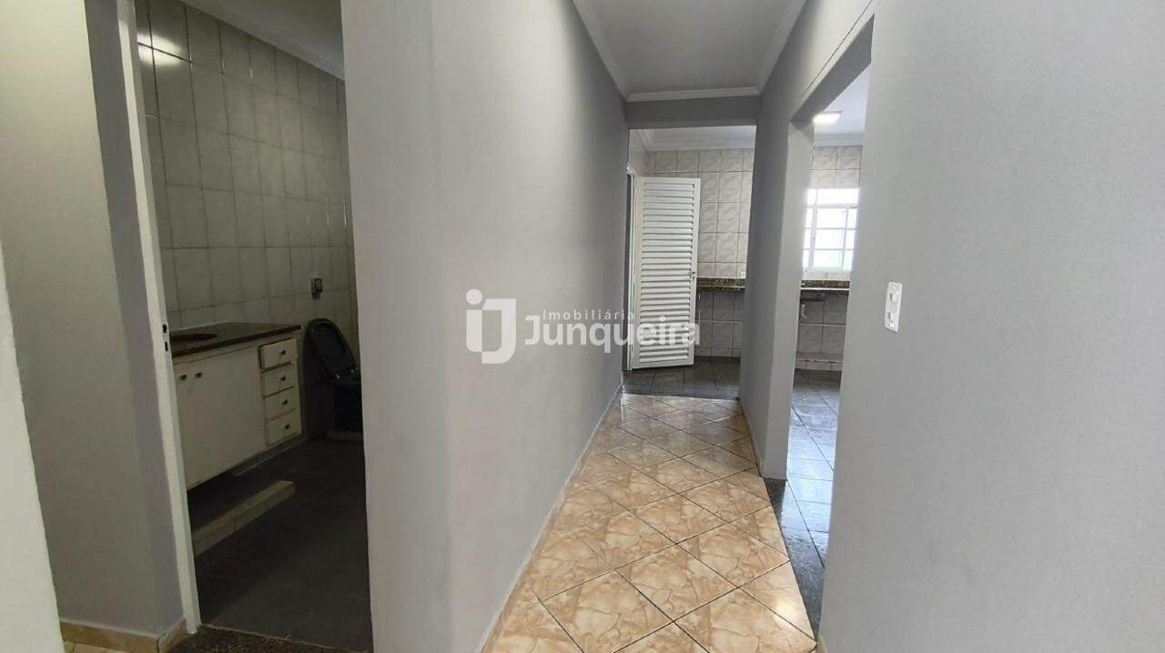 Casa à venda, 3 quartos, 2 vagas, no bairro Cecap em Piracicaba - SP