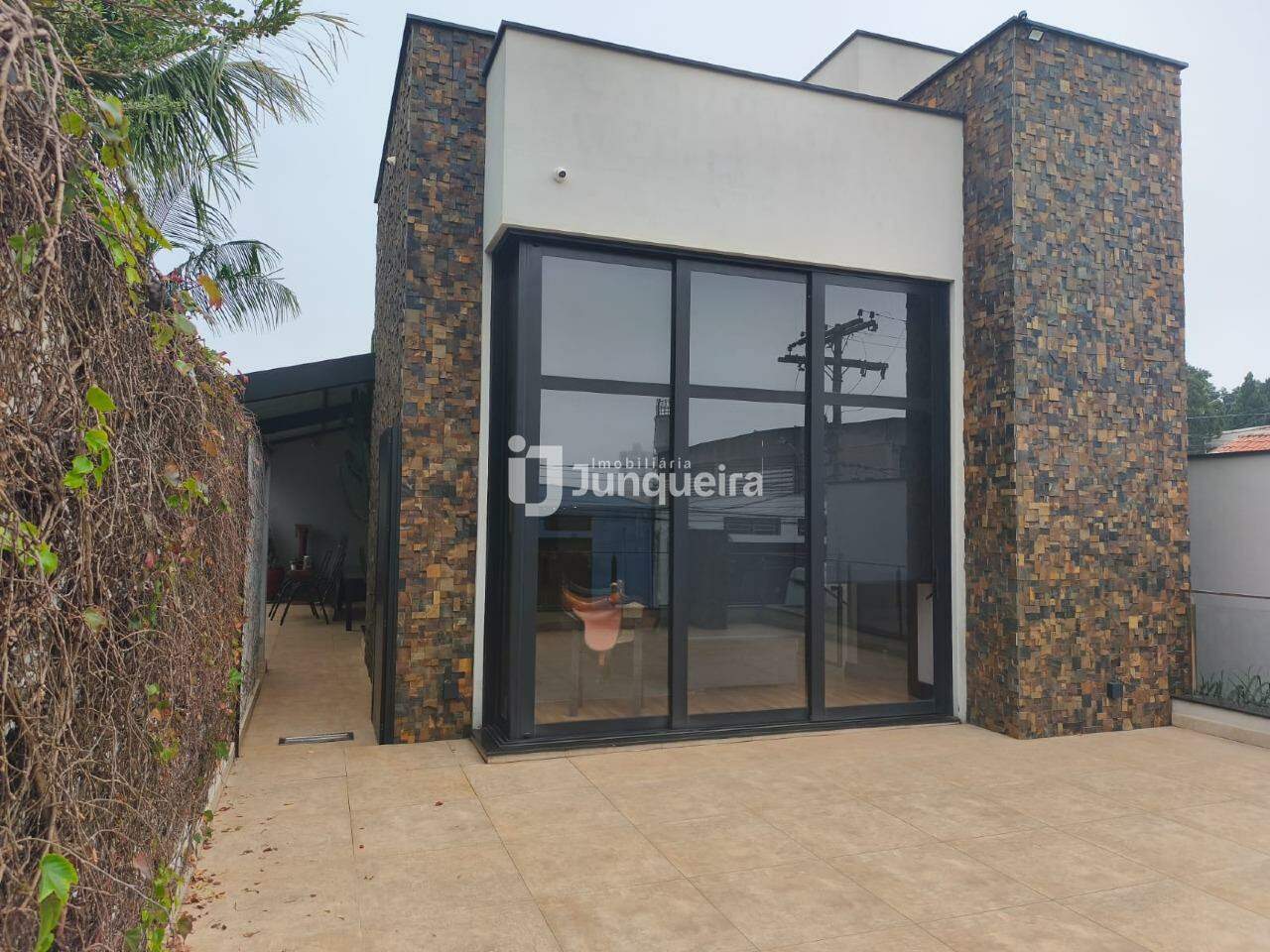 Casa à venda, 3 vagas, no bairro Bairro São Cristovão em Rio das Pedras - SP