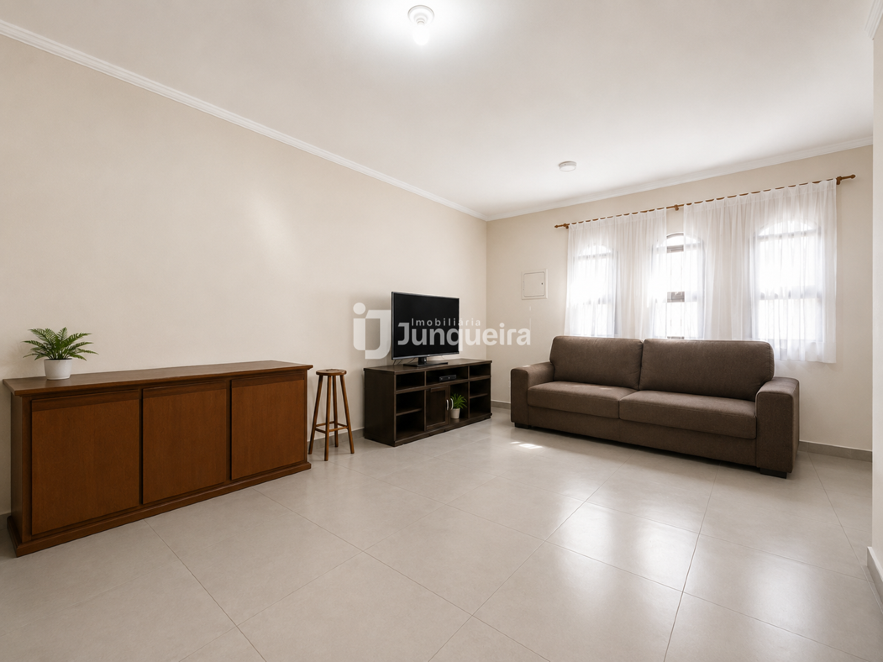Casa à venda, 4 quartos, sendo 1 suíte, 5 vagas, no bairro Nova Piracicaba em Piracicaba - SP